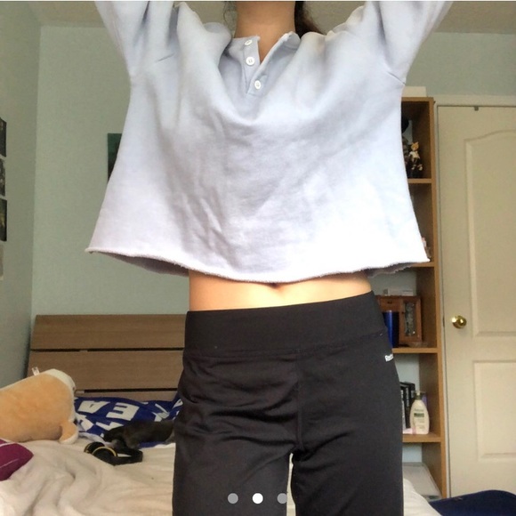 BRANDY MELVILLE BLUE CROPPED PULLOVER SWEATSHIRT - Picture 2 of 3